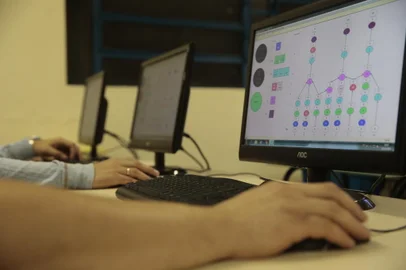 GRAVATAÍ, RS, BRASIL - 2018.10.10 - Faculdade de Gravataí obtém a melhor nota do Enade 2017 no Estado. A formação em Tecnologia em Gestão da Produção Industrial da Faculdade CNEC Gravataí conquistou o conceito 4,98 (equivalente a 5). (Foto: ANDRÉ ÁVILA/ Agência RBS)<!-- NICAID(13780096) -->
