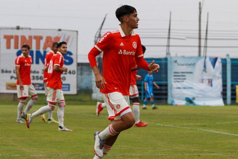 Enzo Costa, filho de Fernandão, comemora gol contra o Novo Hamburgo, pelo Gauchão Sub-20<!-- NICAID(15103486) -->