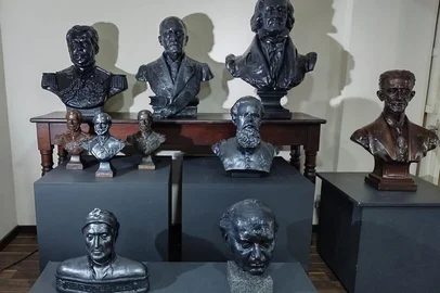 A partir desta terça-feira (24), visitantes do Museu Julio de Castilhos poderão conferir o resultado da restauração do primeiro lote do acervo, contendo 10 bustos e quatro telas. <!-- NICAID(14871072) -->