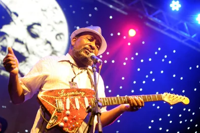 CAXIAS DO SUL, RS, BRASIL 28/11/2015oitava edição do Mississippi Delta Blues Festival acontece nos dias 26, 27 e 28 de novembro, na Estação Férrea, em Caxias do Sul. Na foto:Super Chikan no palco principl (Felipe Nyland/Agência RBS)<!-- NICAID(11853430) -->