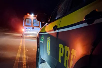 Homem morre atropelado ao atravessar a BR-386.<!-- NICAID(15740656) -->