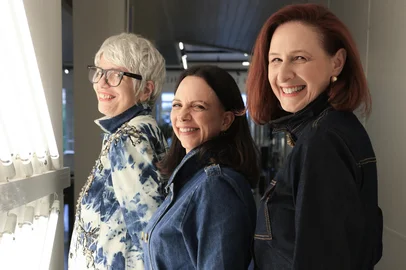 Caxias do Sul, RS, Brasil - Beth Venzon (Ruiva), Gabriela Cirne  Lima e Jussara Romão (a de cabelo branco), lançaram ontem em Caxias do Sul o Livro "O Jeans do Brasil". Material para a Revista Donna.Indexador: jeff botega<!-- NICAID(16052182) -->