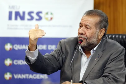 Brasília (DF), 28/11/2024 - O ministro da Previdência Social, Carlos Lupi fala durante lançamento do cartão Meu INSS Vale+. Foto: Bruno Peres/Agência Brasil<!-- NICAID(15924876) -->