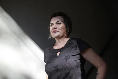 NOVO HAMBURGO, RS, BRASIL, 05-05-2026: O que caracteriza a perimenopausa na prática, quais os sintomas e quando costumam começar a aparecer, quais os principais impactos para as mulheres. Na imagem, Graziela Costa, que está passando pela perimenopausa. Fotos: Duda Fortes/Agencia RBS<!-- NICAID(16279226) -->