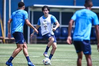 Gabriel Silva, meia é devolvido ao Grêmio após rebaixamento no Campeonato Catarinense<!-- NICAID(16005244) -->