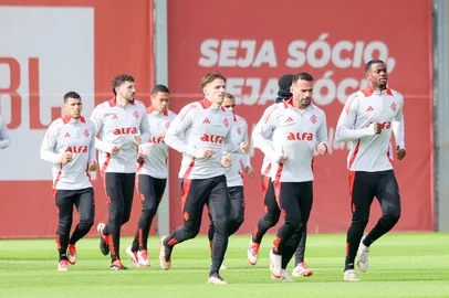 Grupo do Inter em treino <!-- NICAID(16057003) -->