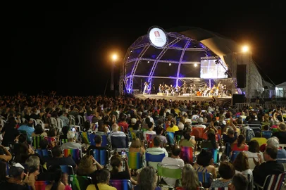 Palco do 13º Festival Internacional Sesc de Música na Praia do Laranjal, em Pelotas<!-- NICAID(16181276) -->