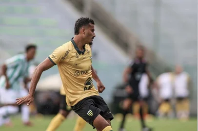 Matheus Weschenfelder / Ypiranga, Divulgação image