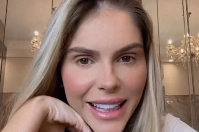 Bárbara Evans anuncia gravidez de gêmeos