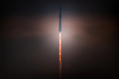 SpaceX Starship Rocket Test Flight Launches In TexasBROWNSVILLE, TEXAS - JUNE 06: The SpaceX Starship launches during its fourth flight test from Boca Chica beach on June 06, 2024 in Brownsville, Texas. During the fourth flight test, SpaceX is continuing assessments with a focus on demonstrating the ability to return and reuse Starship and Super Heavy..." The company states that, "The primary objectives will be executing a landing burn and soft splashdown in the Gulf of Mexico with the Super Heavy booster, and achieving a controlled entry of Starship, according to a news release.   Brandon Bell/Getty Images/AFP (Photo by Brandon Bell / GETTY IMAGES NORTH AMERICA / Getty Images via AFP)Editoria: SCILocal: BrownsvilleIndexador: BRANDON BELLSecao: space programmeFonte: GETTY IMAGES NORTH AMERICAFotógrafo: CONTRIBUTOR<!-- NICAID(15781849) -->