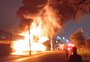 Incêndio atinge depósito de pneus em Canoas
