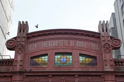 PELOTAS, RS, BRASIL - 2025.04.16 - Fechado desde 2010, o histórico Teatro 7 de Abril, em Pelotas, passa por reformas e obras para reabertura. Construído 1834, é um dos primeiros teatros do país. (Foto: André Ávila/ Agência RBS)<!-- NICAID(16018194) -->