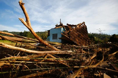 Caraa, RS, Brasil - População segue com necessidade de recursos de alimentação, água e utensílios de limpeza após enchente do rio causada pelo ciclone extratropical. Fotos Jonathan Heckler / Agência RBS<!-- NICAID(15460477) -->