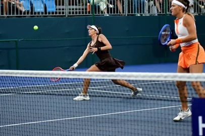 Luisa Stefani, Tímea Babos, tênis