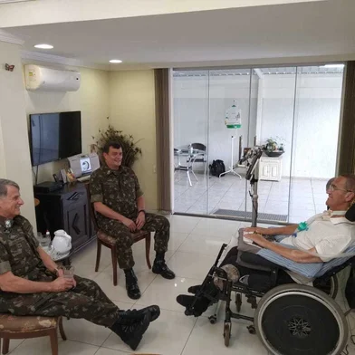 Edson Pujol, Villas Boas, Exército