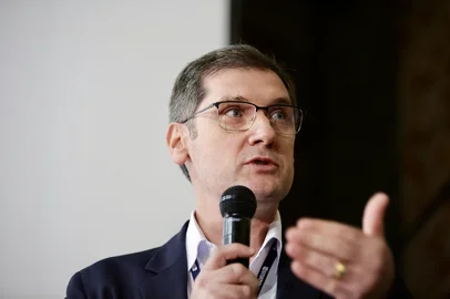 Não-Me-Toque, RS, Brasil - Claudinei Baldissera, Diretor Técnico na Emater/RS, apresenta os números da safra 24/25 na Casa da Emater na Expodireto Cotrijal. Foto: Jefferson Botega / Agencia RBSIndexador: Jeff Botega<!-- NICAID(15992918) -->