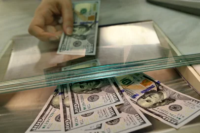 PORTO ALEGRE, RS, BRASIL, 17/10/2018 - Fotos de dólar. (FOTOGRAFO: JÚLIO CORDEIRO / AGENCIA RBS)<!-- NICAID(13788971) -->