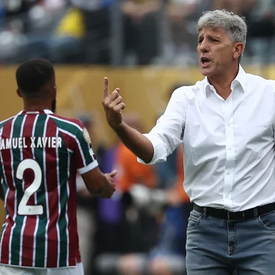 Fluminense's Brazilian head coach Renato Gaucho gestures during the FIFA Club World Cup 2025 Group F football match between Brazil's Fluminense and Germany's Borussia Dortmund at the MetLife stadium in East Rutherford, New Jersey on June 17, 2025. (Photo by FRANCK FIFE / AFP)<!-- NICAID(16061666) -->
