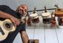 "Luthiers do samba": conheça o trabalho desses artesãos de instrumentos como cavaquinho, banjo e o sopapo