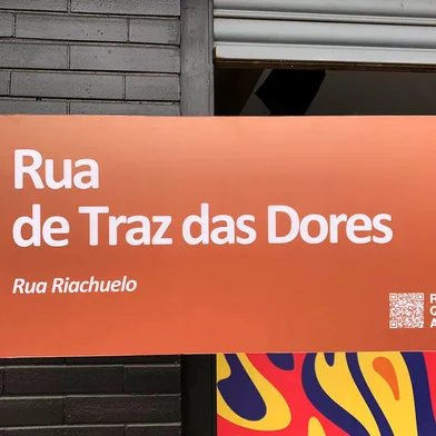 Placas históricas nas ruas de Porto Alegre<!-- NICAID(15500385) -->