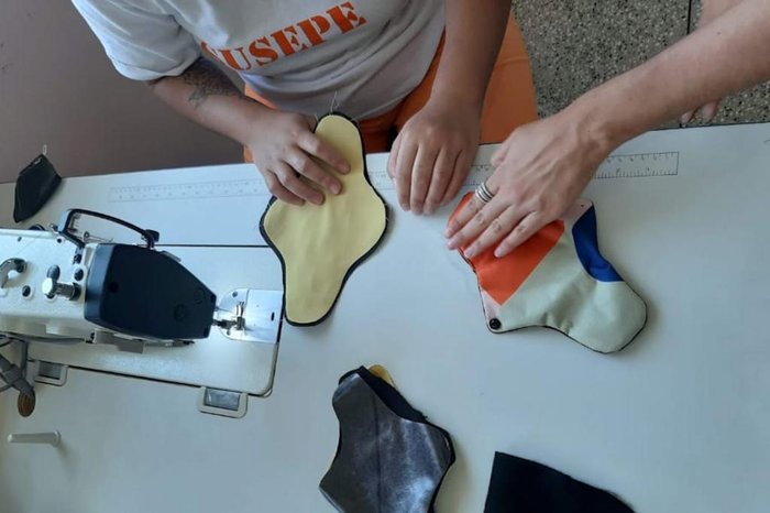 Apenadas participam de oficinas de educação menstrual e produção dos absorventes reutilizáveis
