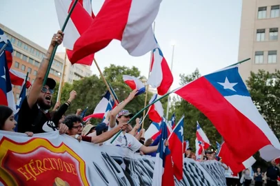 constituição chile<!-- NICAID(15628490) -->