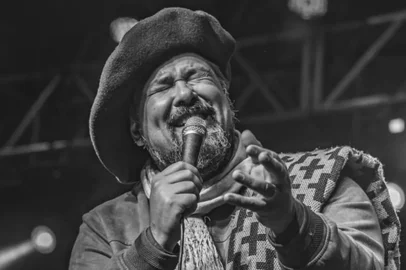 Marcelo Oliveira é um dos artistas confirmados no Jantar Baile em Vacaria, no dia 20 de junho.O evento marca o lançamento, em ritmo de fandango, do 35° Rodeio Crioulo Internacional de Vacaria, que ocorrerá em fevereiro de 2024, e marca ainda os 60 anos do CTG Porteira do Rio Grande<!-- NICAID(15448020) -->