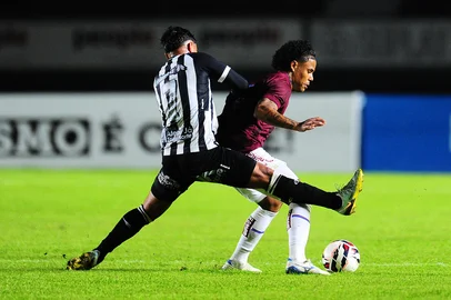 CAXIAS DO SUL, RS, BRASIL, 09/08/2025. Caxias x ABC, jogo válido pela 16ª rodada da primeira fase da série C do campeonato brasileiro e realizado no estádio Centenário. (Porthus Junior/Agência RBS)Indexador: BTK                             <!-- NICAID(16098287) -->