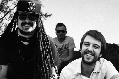 A Sweet Beetle Juice faz show neste domingo, dia 17 de setembro de 2023, no Rocca Gardenbar, em Caxias do Sul, às 16h30min.A banda apresenta no repertório músicas que fazem parte do novo trabalho da banda, com uma mistura de ska e rock, como E Eu, Eu não preciso e Eu e você.A Sweet Beetle Juice é formada por Léo Vargas (guitarra e vocal), Vinícius Dall'Igna (baixo e vocal) e Cleber Oliveira (bateria), com a participação de Fábio Gomes no trombone e Thiago Rodrigues no trompete.<!-- NICAID(15538068) -->