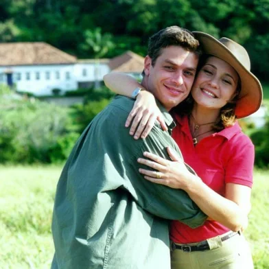 Edu (Fábio Assunção) e Amelinha (Adriana Esteves) em "Coração de Estudante"<!-- NICAID(15256661) -->