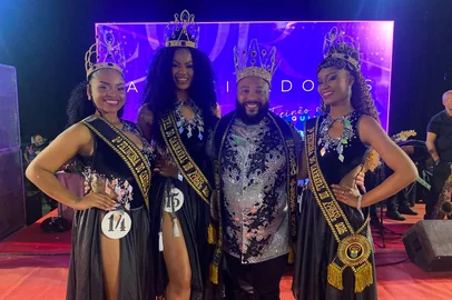 Gustavo Gossen / Agencia RBS O Carnaval de Porto Alegre tem uma nova rainha. Ela é Kerolyn Jordana, de 24 anos, da Academia de Samba Praiana. A final do concurso para eleger as novas soberanas ocorreu na noite de sábado (8).<!-- NICAID(16163791) -->