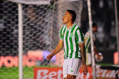 CAXIAS DO SUL, RS, BRASIL, 13/05/2026. Juventude x São Paulo, jogo válido pela quinta fase da Copa do Brasil e realizado no estádio Alfredo Jaconi. Na foto, o meia Mandaca. (Porthus Junior/Agência RBS)Indexador: BTK<!-- NICAID(16284843) -->