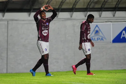 CAXIAS DO SUL, RS, BRASIL, 31/05/2025. Caxias x Londrina, jogo válido pela oitava rodada da primeira fase da série C do campeonato brasileiro e realizado no estádio Centenário. (Porthus Junior/Agência RBS)Indexador: BTK                             <!-- NICAID(16050092) -->