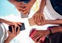 Austrália veta redes sociais para menores de 16 anos; saiba o que dizem as plataformas no Brasil sobre idade para uso