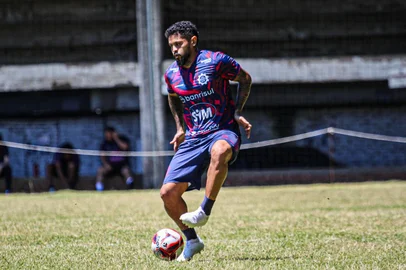 Treino do Caxias durante o Gauchão 2026.Na foto, o lateral-esquerdo Roberto.<!-- NICAID(16208342) -->