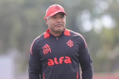 Roger Machado em treino do Inter<!-- NICAID(16092906) -->