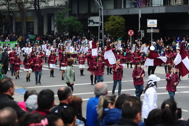 CAXIAS DO SUL, RS, BRASIL, 07/09/2022. Desfile de 7 de setembro em Caxias do Sul, com a participação de 42 entidades, civis e militares. (Bruno Todeschini/Agência RBS)<!-- NICAID(15199343) -->