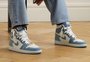 órios em jeans? Tendência traz de volta os hits da moda dos anos 2000 