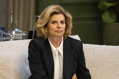 Odete Roitman (Debora Bloch), vale tudo<!-- NICAID(16035770) -->