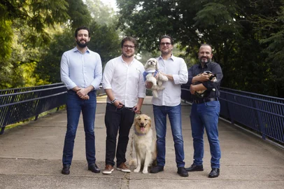 Daniel Goldsztein, Vitor Bertuzzi, Cláudio Goldsztein e Maurício Junqueira, sócios do app TioChico<!-- NICAID(15326963) -->