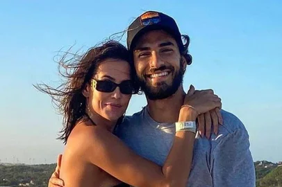 deborah secco e hugo moura<!-- NICAID(15725171) -->