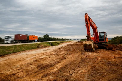 Camaquã, RS, BrasilGoverno do estado deve financiar parte das obras de duplicação da BR 116 em trechos entre os quilômetros 397 e 402 na altura dos municípios de Camaquã e CristalIndexador: Jonathan Hgeckler<!-- NICAID(15129133) -->