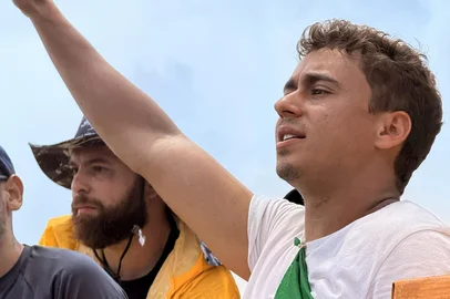 Hiago Morandi / Divulgação Com participação de Hiago Morandi, caminhada do deputado Nikolas Ferreira chega a Luziânia (GO)<!-- NICAID(16210327) -->