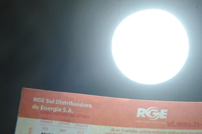 CAXIAS DO SUL, RS, BRASIL (18/06/2021)Aneel prorrogou data para corte da energia elétrica até setembro para os consumidores de baixa renda. Em Caxias do Sul, 8.990 consumidores têm tarifa social. (Antonio Valiente/Agência RBS)<!-- NICAID(14812482) -->