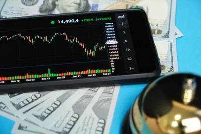 Variação das ações na Bolsa de Valores<!-- NICAID(15422461) -->
