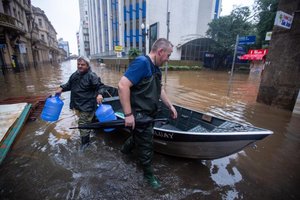 Mateus Pé / Especial