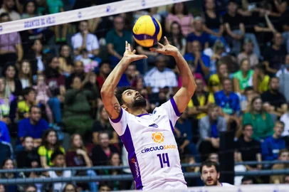 O Desafio Gigantes do Vôlei, realizadoem Caxias do Sul, levou cinco mil pessoas ao Ginásio do Sesi<!-- NICAID(16040260) -->
