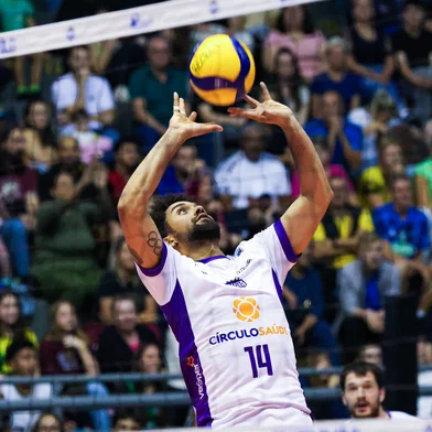 O Desafio Gigantes do Vôlei, realizadoem Caxias do Sul, levou cinco mil pessoas ao Ginásio do Sesi<!-- NICAID(16040260) -->