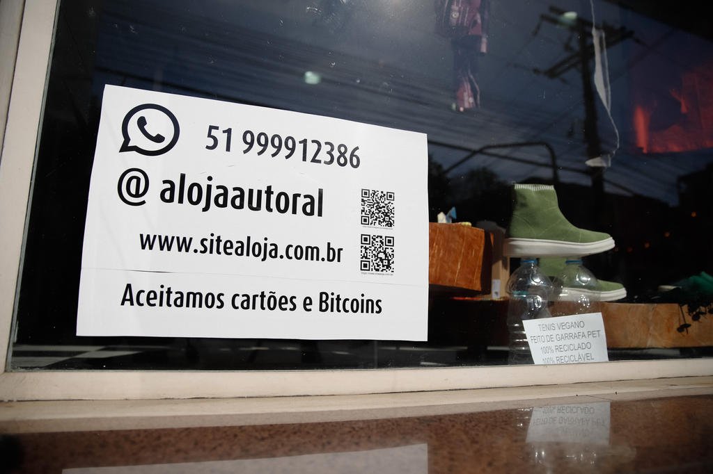 Com mais de uma dezena de locais que aceitam pagamento em bitcoin, Porto  Alegre ainda engatinha no uso de criptomoedas | GZH