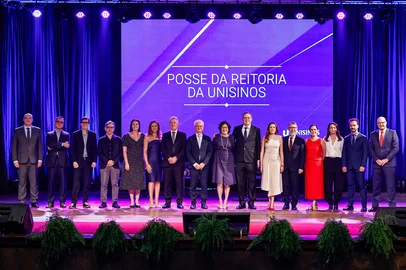 SÃO LEOPOLDO, RS, BRASIL, 07-01-2025: Nesta quarta-feira, 07/01, a Unisinos realizou a Cerimônia de Posse da Reitoria, no Anfiteatro Padre Werner, no campus de São Leopoldo. Pe. Sérgio Mariucci assume oficialmente mais um mandato à frente da Universidade, conduzindo a instituição no período de 2026 a 2029. O ato marcou também a posse da nova equipe diretiva, composta pela vice-reitoria, pró-reitorias, diretorias e decanatos das Escolas. Foto: Arthur Woltmann/DivulgaçãoIndexador: Arthur Woltmann<!-- NICAID(16199628) -->